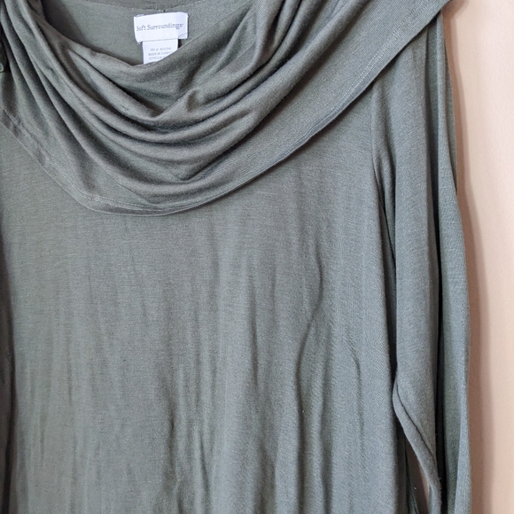Soft Surroundings Womens Green cowl neck top size petite large - Picture 2 of 4